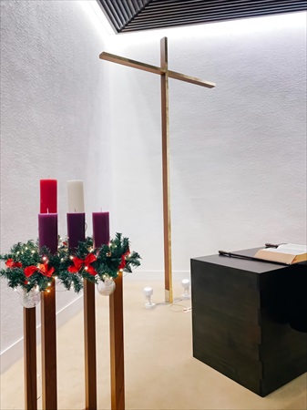 民國103年(西元2014年)教會整修，原本的銅管十字架換為現今的木造十字架。