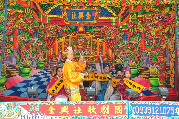 萬和宮字姓戲於農曆3月26日開演。